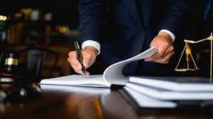 Learn About The Benefits Of A Suit Business Firm Lawyer