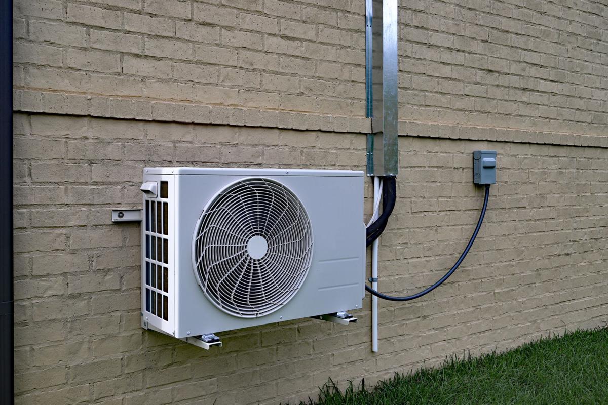 Mini split vs. Traditional Air Conditioning: Which Is More Cost-Effective?