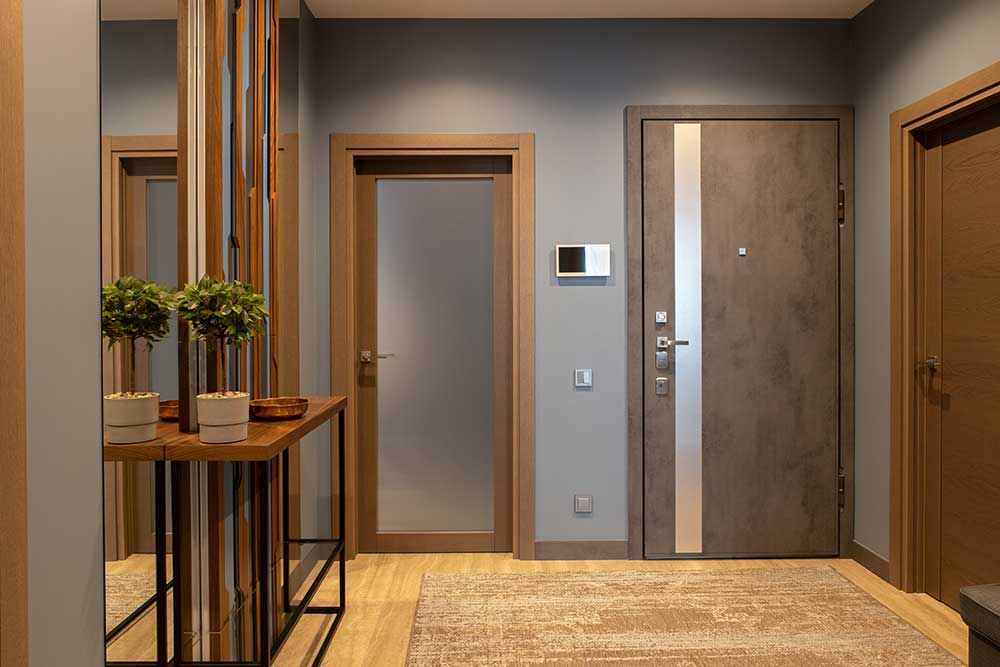Entryway Essentials: The Advantages of an Entrance Door in Apartments